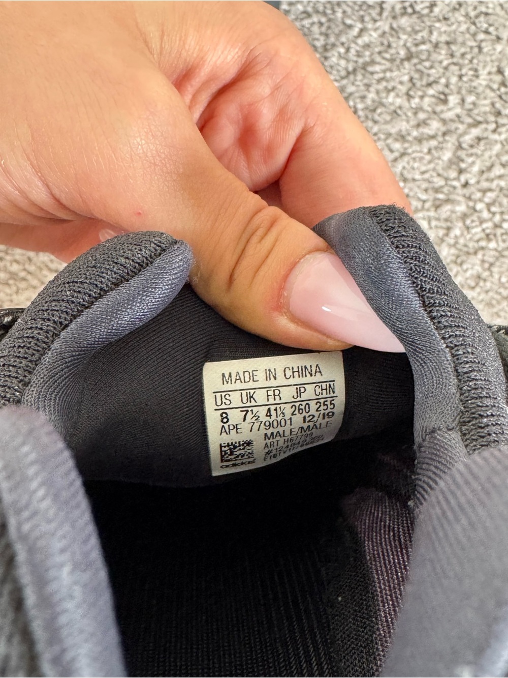 Yeezy 700v3 - Picture 3 of 3